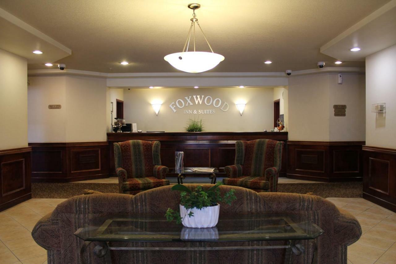 Foxwood Inn And Suites Fox Creek Екстериор снимка